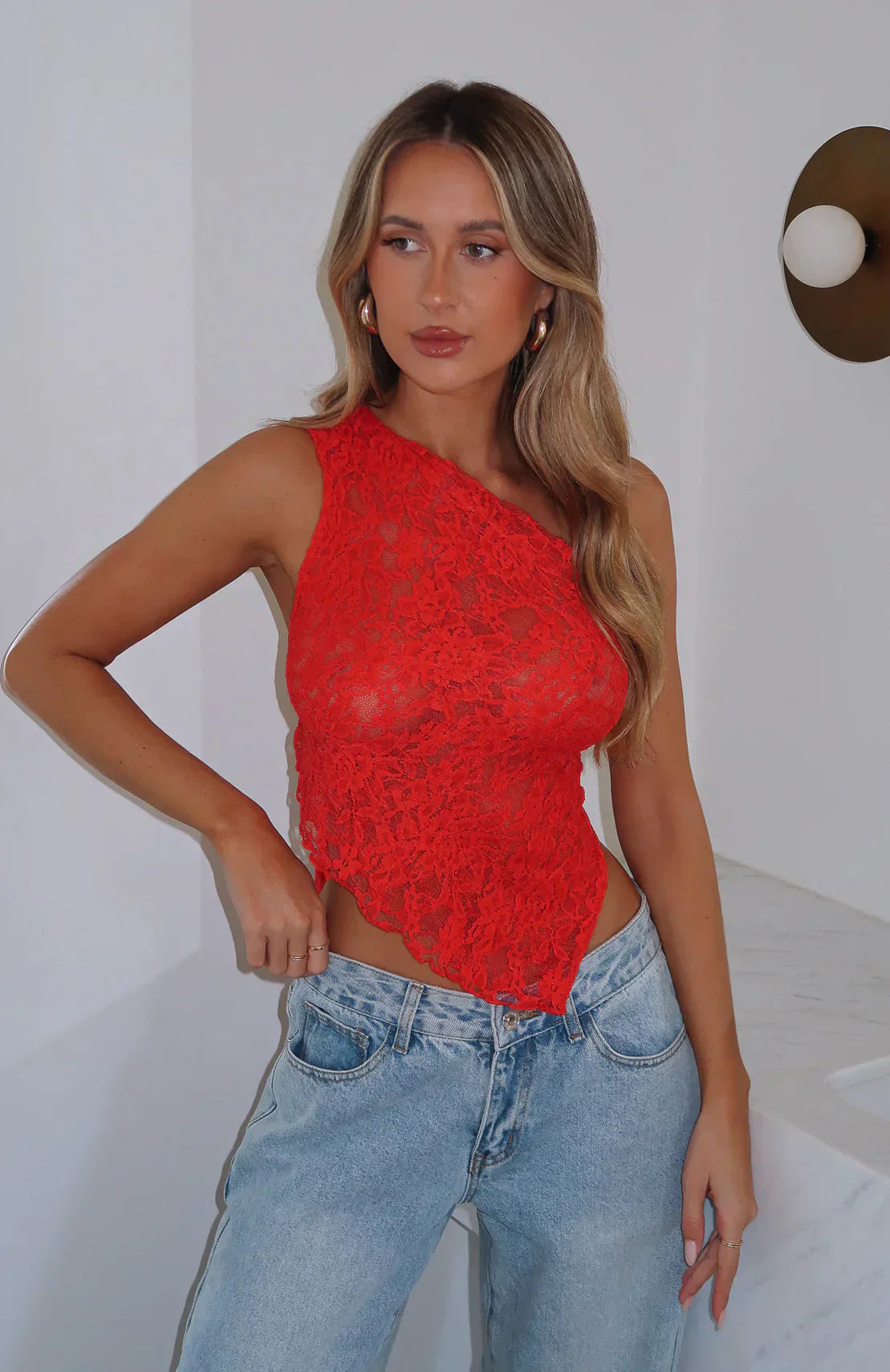 Leoza - Spitzentop mit Rückendetail